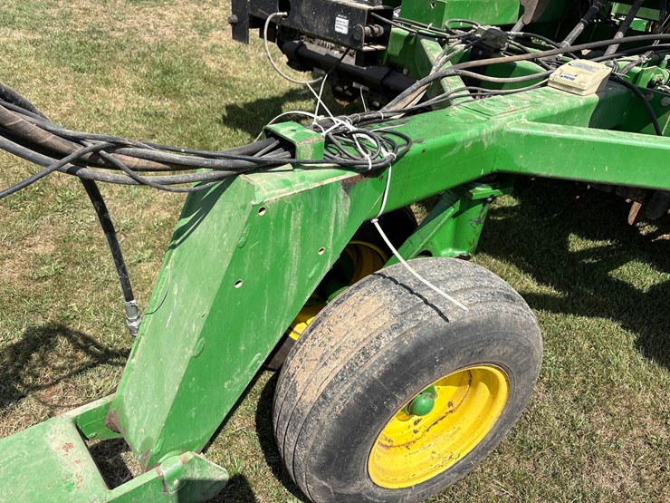 john-deere-1590-image-10