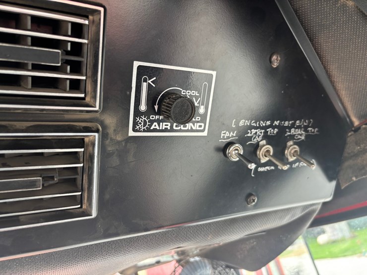 1983-massey-ferguson-4900-image-62