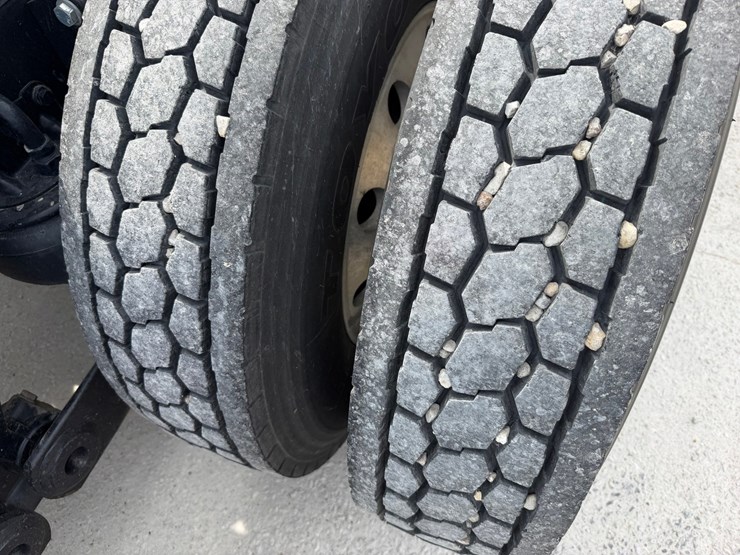 2016-kenworth-w900l-image-73