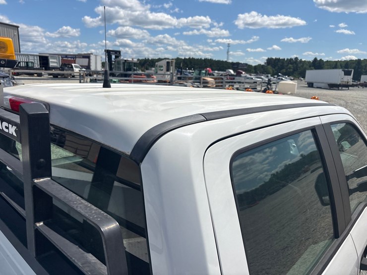 2017-ford-f350-image-26