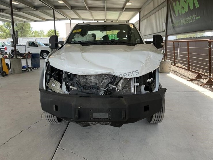 2022-ford-f550-image-3