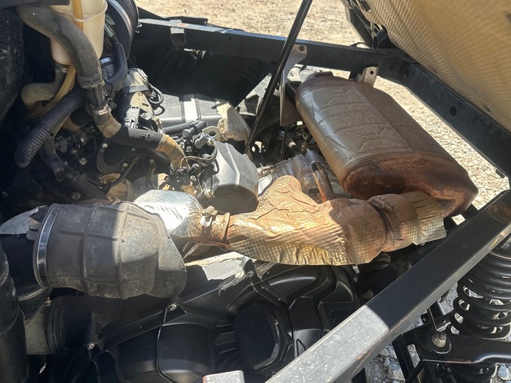 #5301-•-2022-canam-defender-xt-4x4-utv-image-30