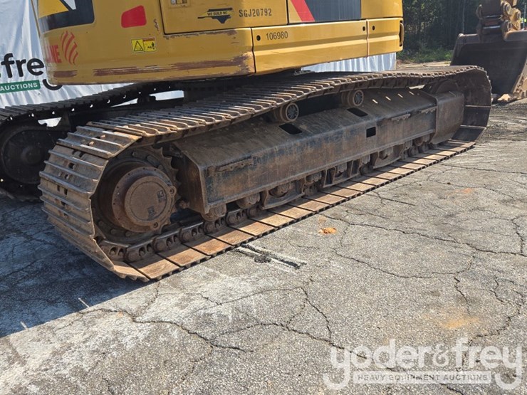 2019-caterpillar-335fl-image-12