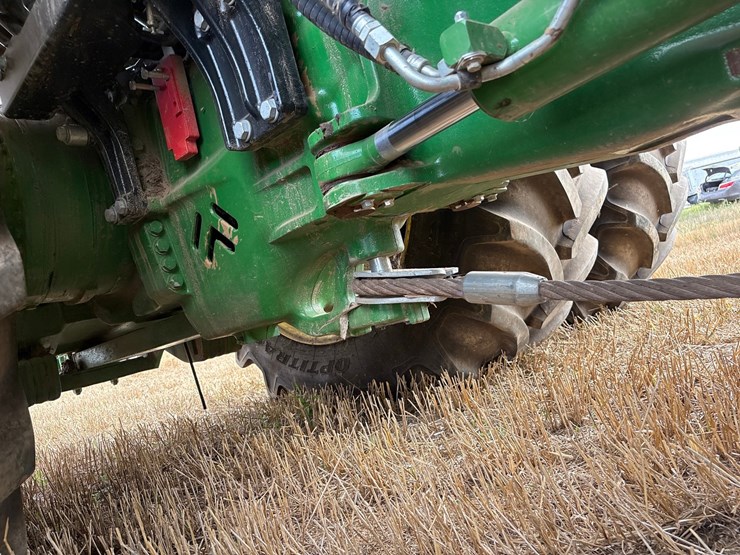 2022-john-deere-640-image-96