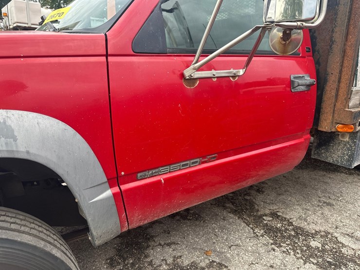 2000-gmc-3500-image-11