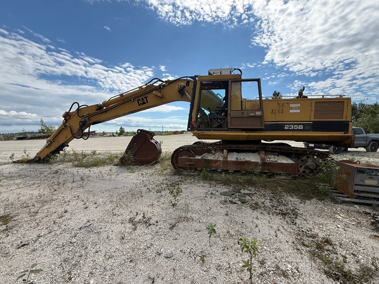 caterpillar-235b-image-6
