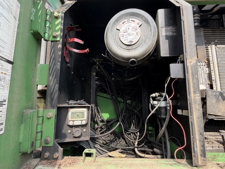 2011-deere-2454d-image-52