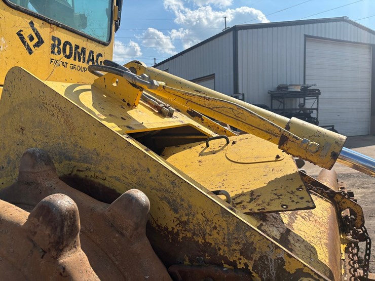 2015-bomag-bc572-1172-image-77