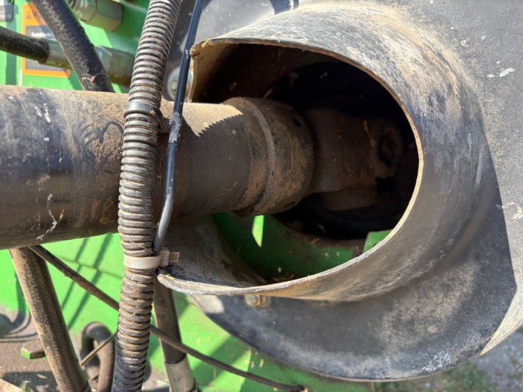 john-deere-338-image-11