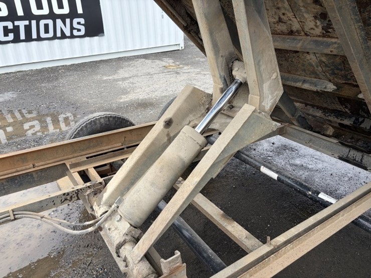 2004-c&b-12-12k-t/a-utility-dump-trailer-image-15