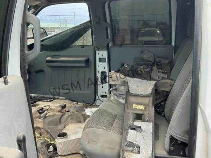 2011-ford-f350-image-24