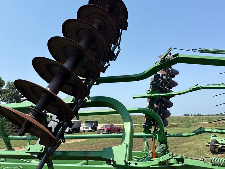 john-deere-230-image-9