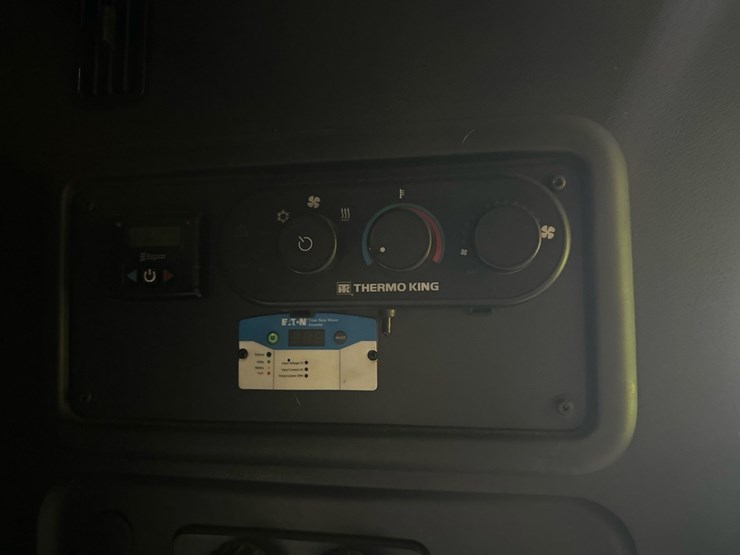 #61416-•-2019-freightliner-cascadia-evolution-iseries-sleeper-cab-truck-tractor-image-57