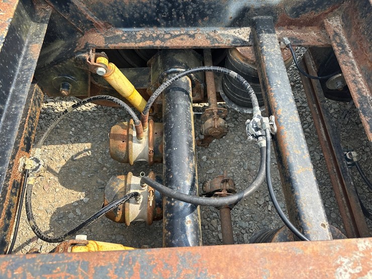 #61385-•-1995-nelson-mfg.-tandem-axle-lowboy-trailer-image-27