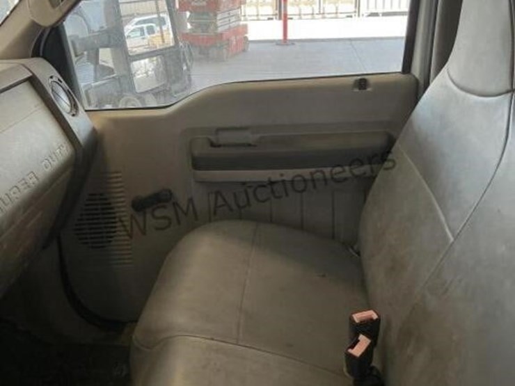 2008-ford-f550-image-24