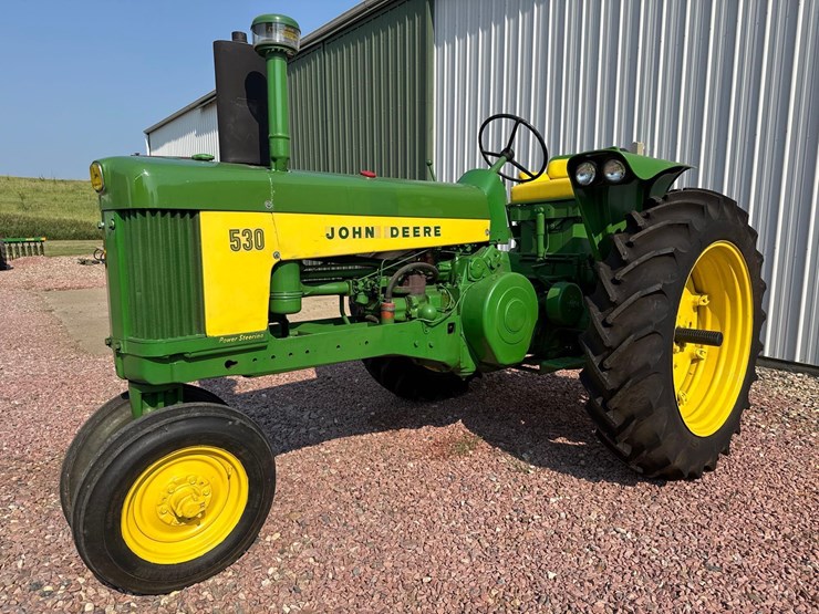 john-deere-530-image-1