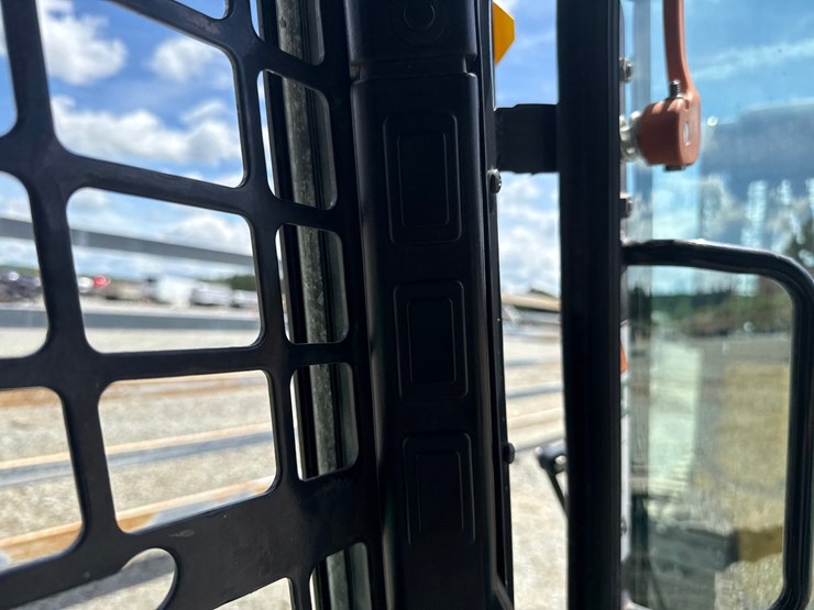 2019-bobcat-t550-image-47