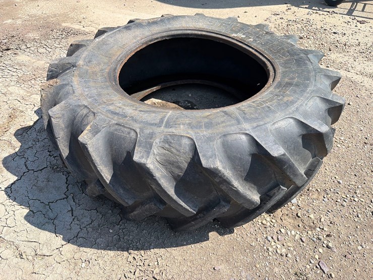 bfg-18.4-30-tractor-tire-image-1