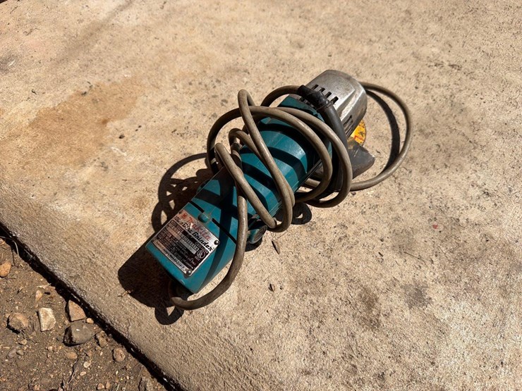 makita-grinder-image-1