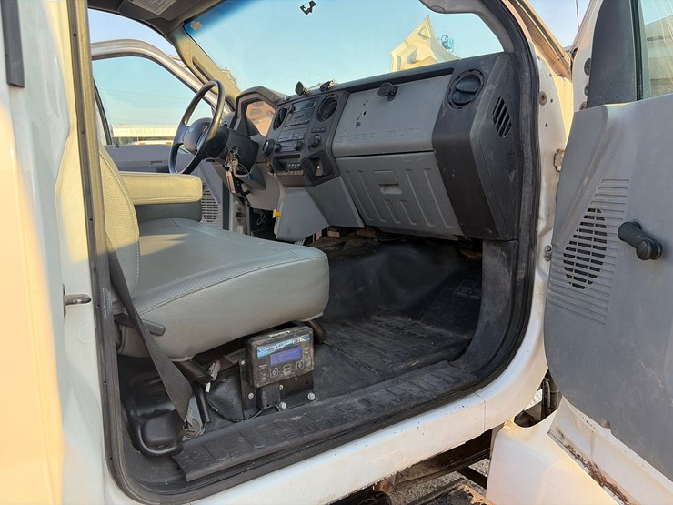 2015-ford-f750-image-26