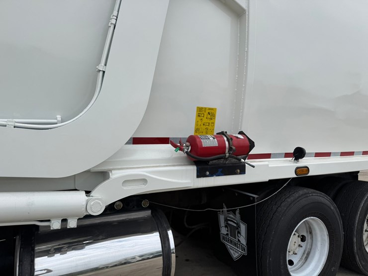 2016-mack-mru613-image-18