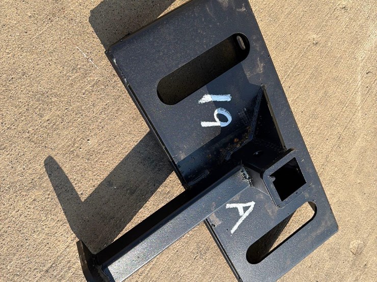 heavy-duty-mini-skidloader-gooseneck-receiver-hitch-back-plate-image-2