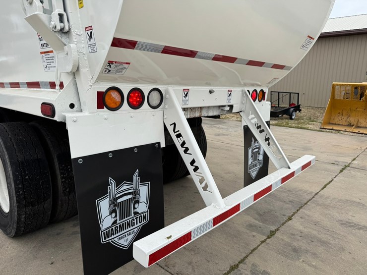 2016-mack-mru613-image-24