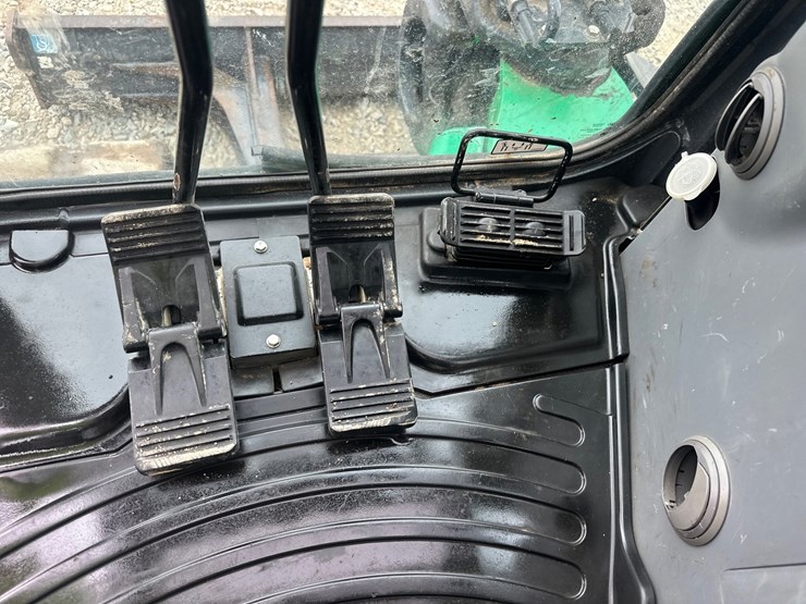 2019-deere-50g-image-53