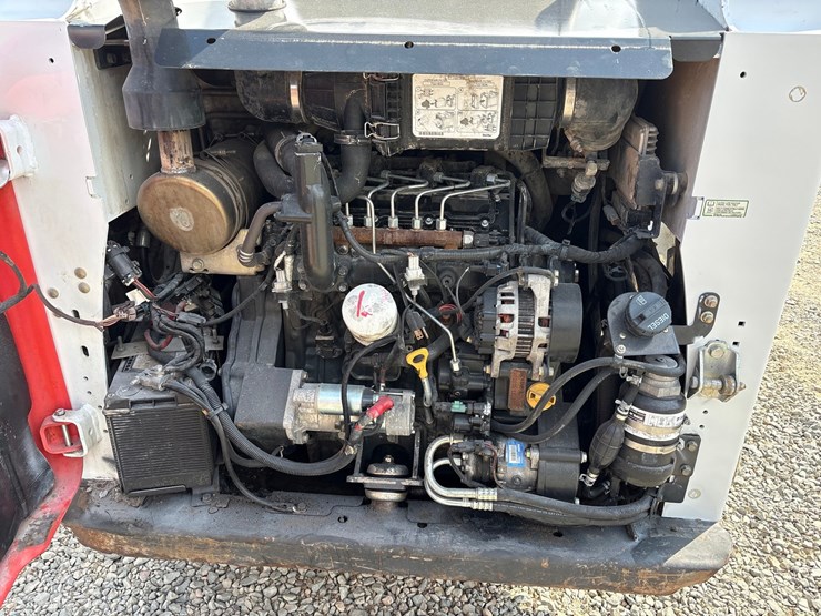 2016-bobcat-t630-image-37