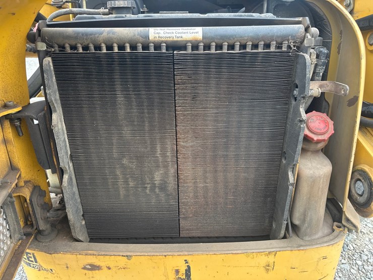 john-deere-250-image-41