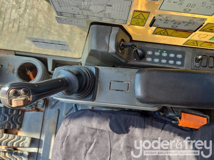 2019-caterpillar-335fl-image-42