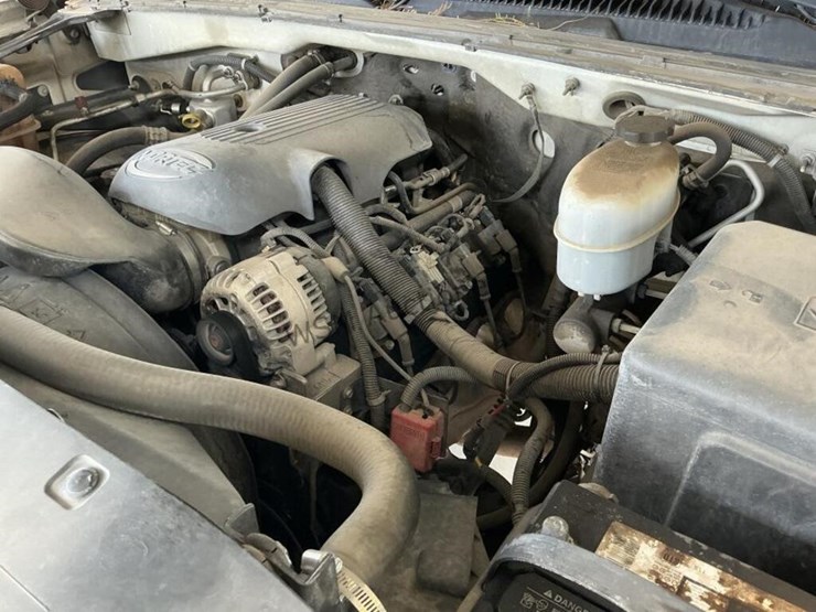 2004-chevrolet-silverado-2500hd-image-11