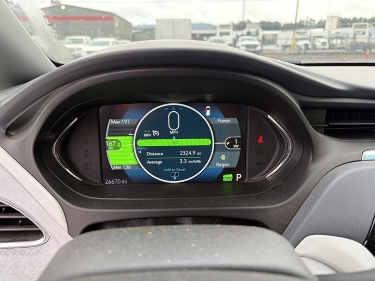 2017-chevrolet-bolt-ev-electric-hatchback-image-23