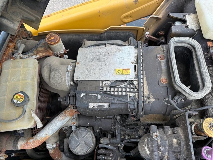 2013-caterpillar-416f-image-21