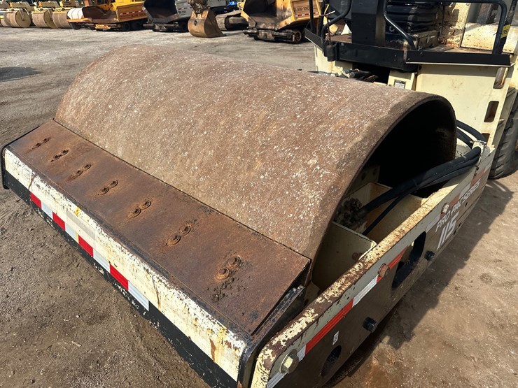 #2795-•-volvo-pro-pac-115-single-drum-compactor-image-9