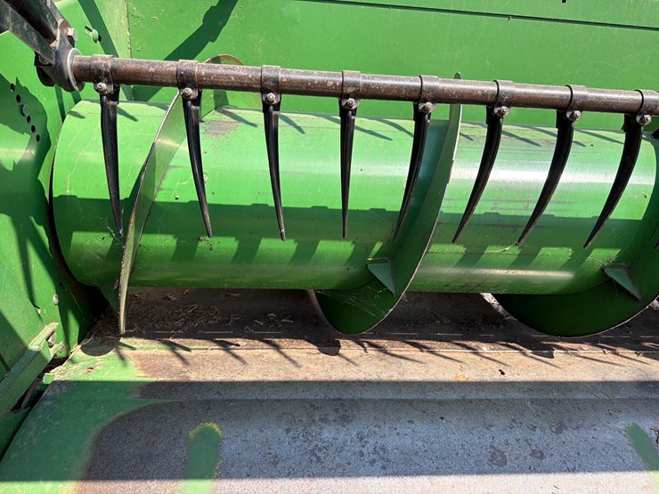 john-deere-220-image-29