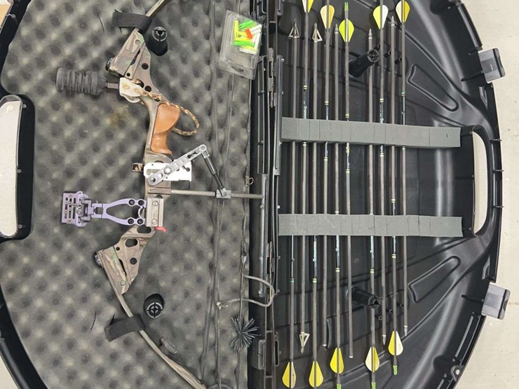 matthews-compound-bow-w/-arrows-&-case-image-1