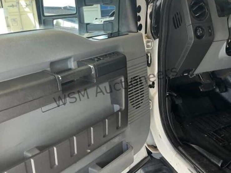 2015-ford-f550-image-30