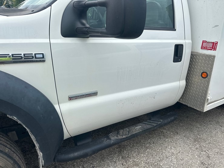 2007-ford-f550-image-11