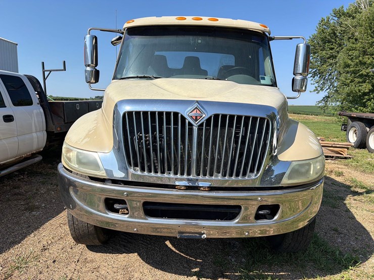 2003-international-durastar-4400-image-2