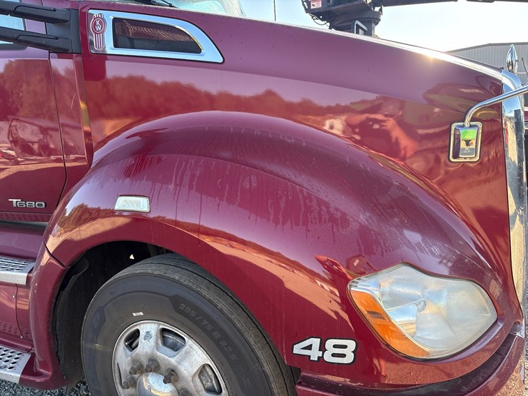 2014-kenworth-t680-image-15