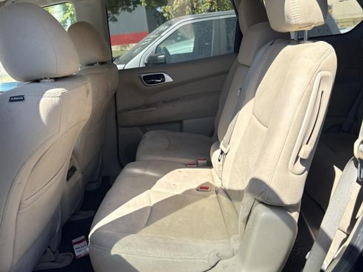 2015-nissan-pathfinder-image-10