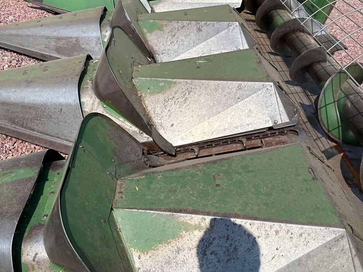 john-deere-444-image-23