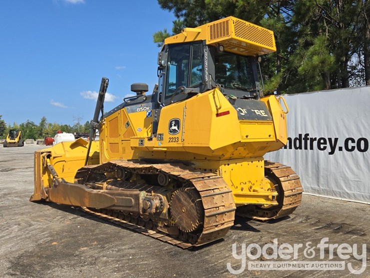 2018-deere-850k-lgp-image-3