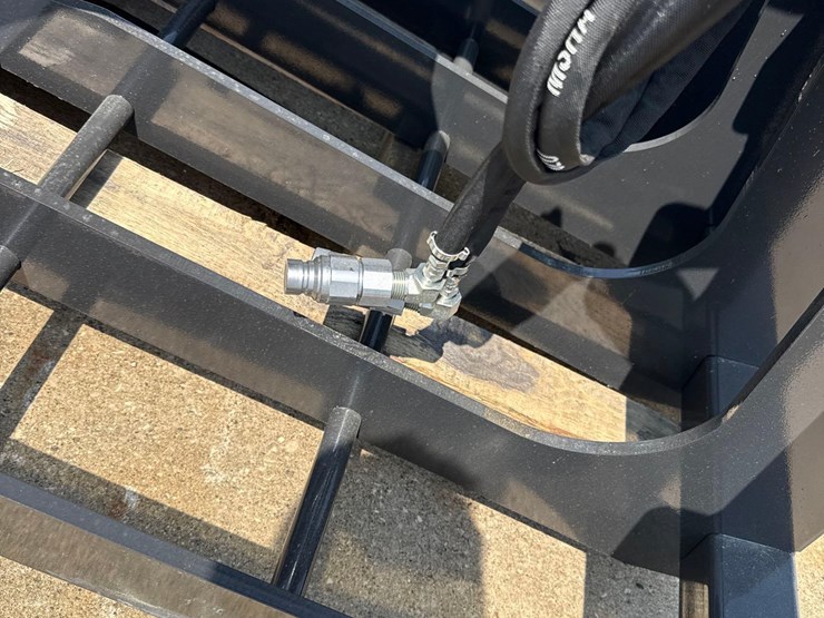 new-stout-76-inch-skidloader-utility-grapple-bucket-image-8