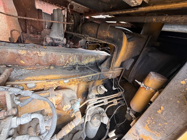 caterpillar-235b-image-34