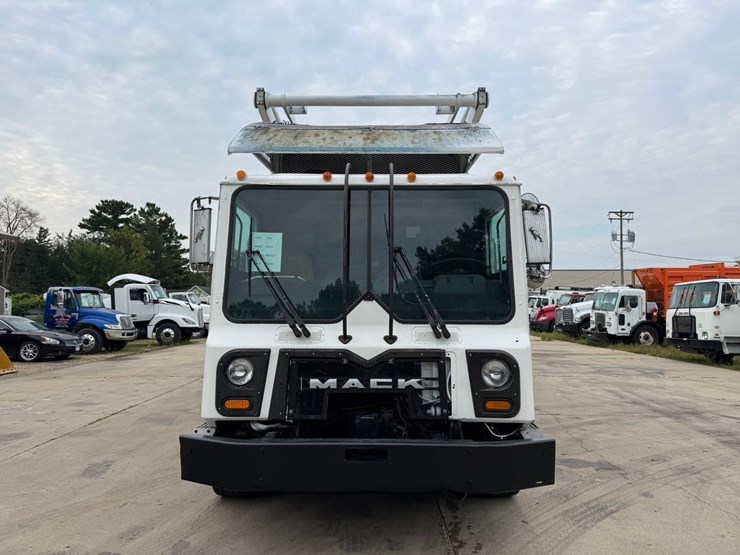 2016-mack-mru613-image-8