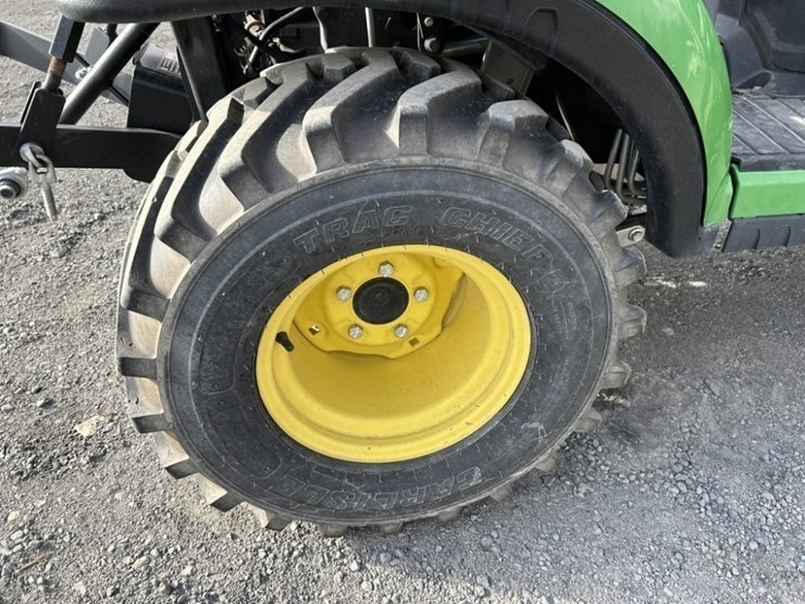 2021-john-deere-1025r-image-14