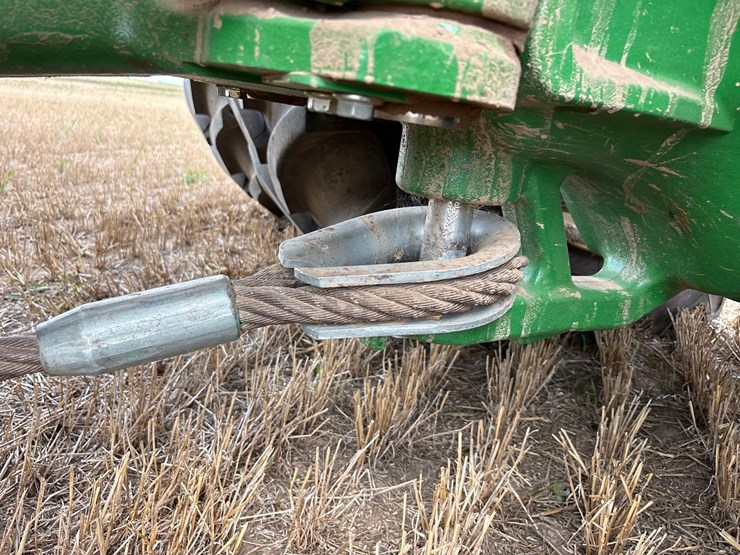 2022-john-deere-640-image-38