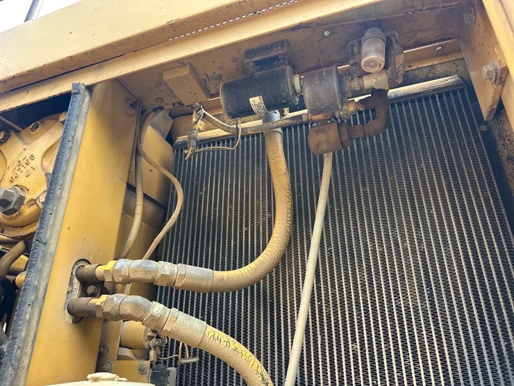 caterpillar-225d-lc-image-52